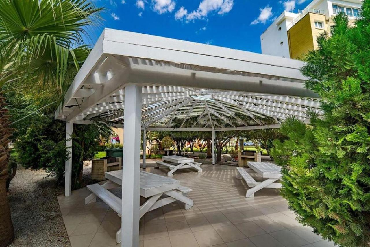 Tiberius Pool Apartments In Caesar Resort & Spa Trikomo Extérieur photo